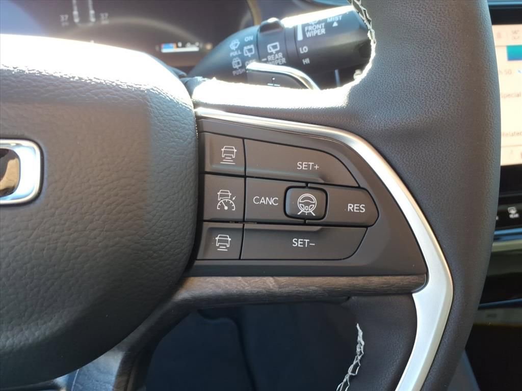 New 2026 Jeep Grand Cherokee Altitude image 20