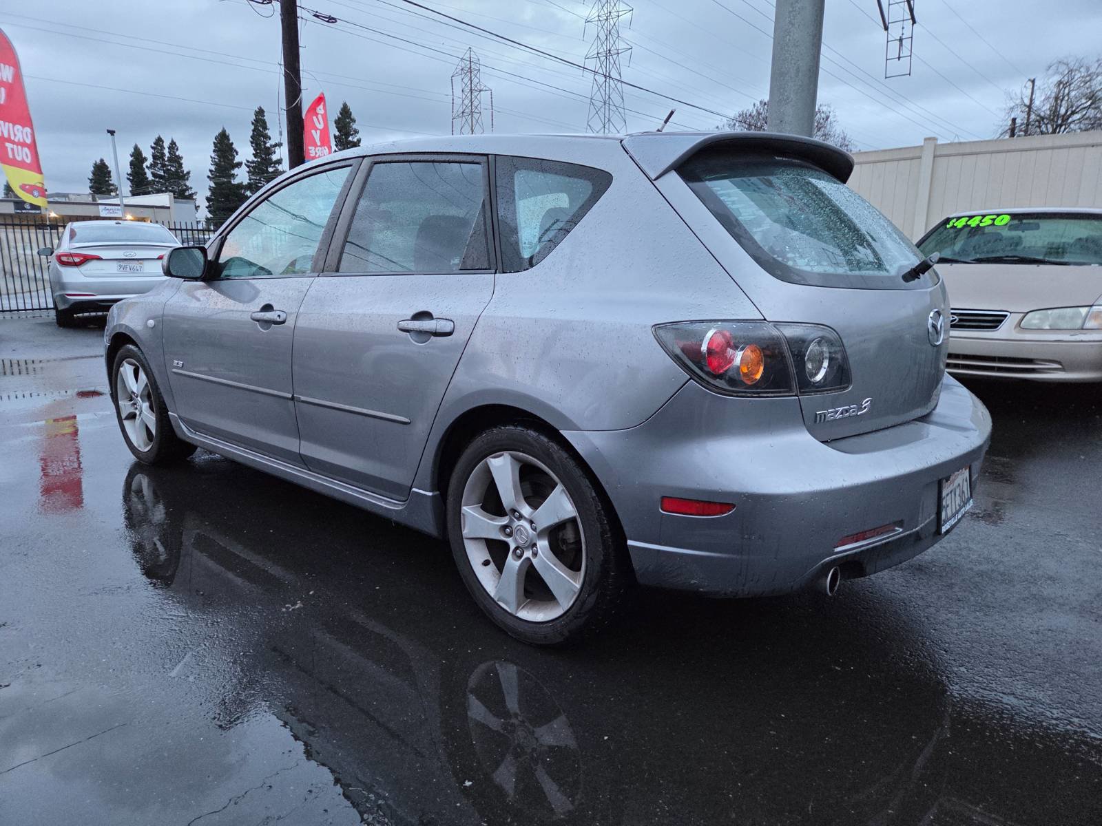 Used 2004 MAZDA MAZDA3 s w/ Moonroof & 6-CD Pkg image 2