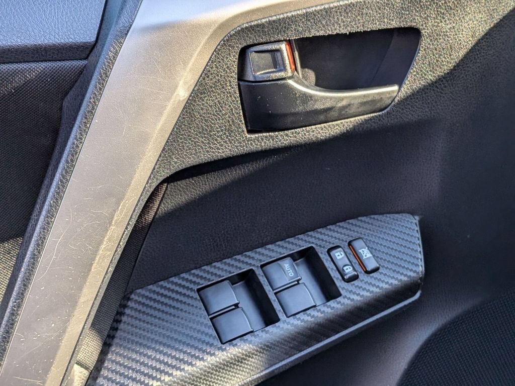 Used 2014 Toyota RAV4 LE AWD/4WD image 11