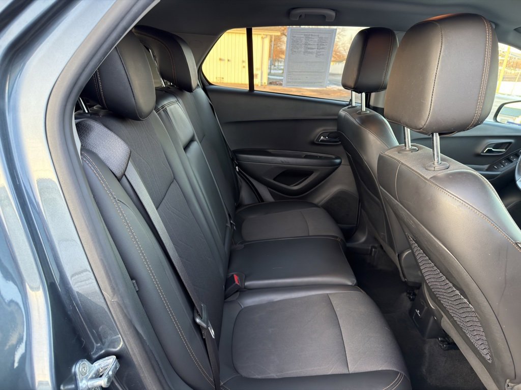 Used 2021 Chevrolet Trax LT w/ LT Convenience Package image 23