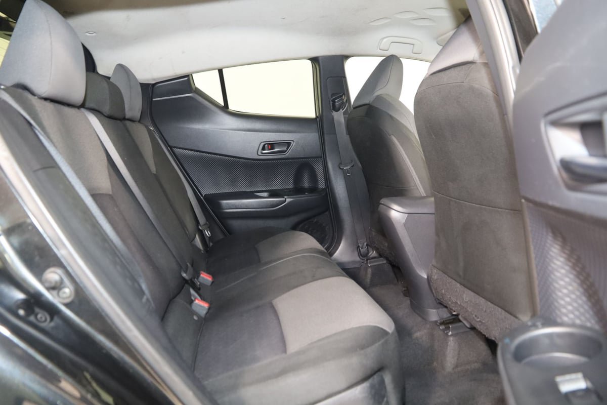 Used 2021 Toyota C-HR LE FWD image 11