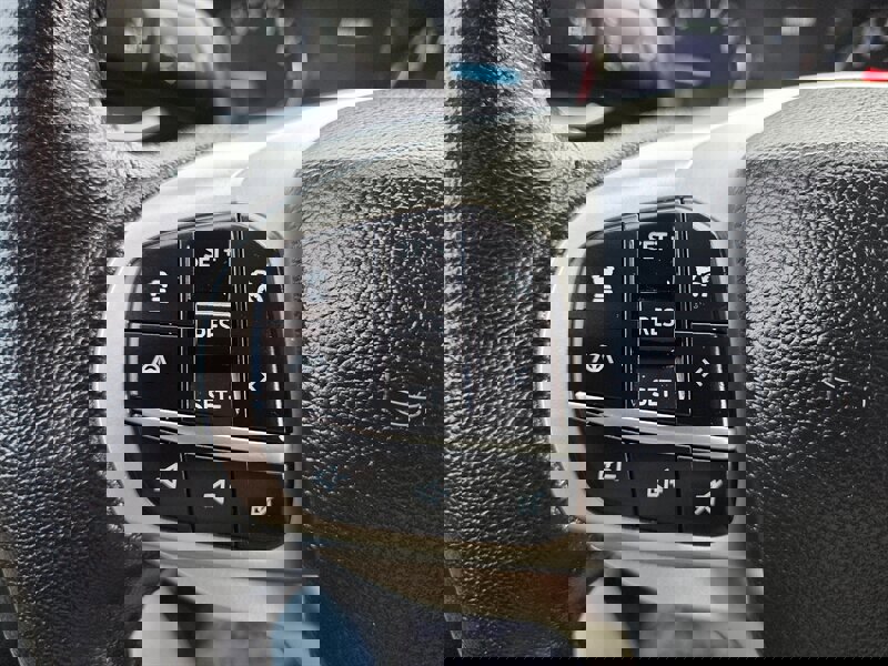 Used 2023 Ford Explorer Limited image 17