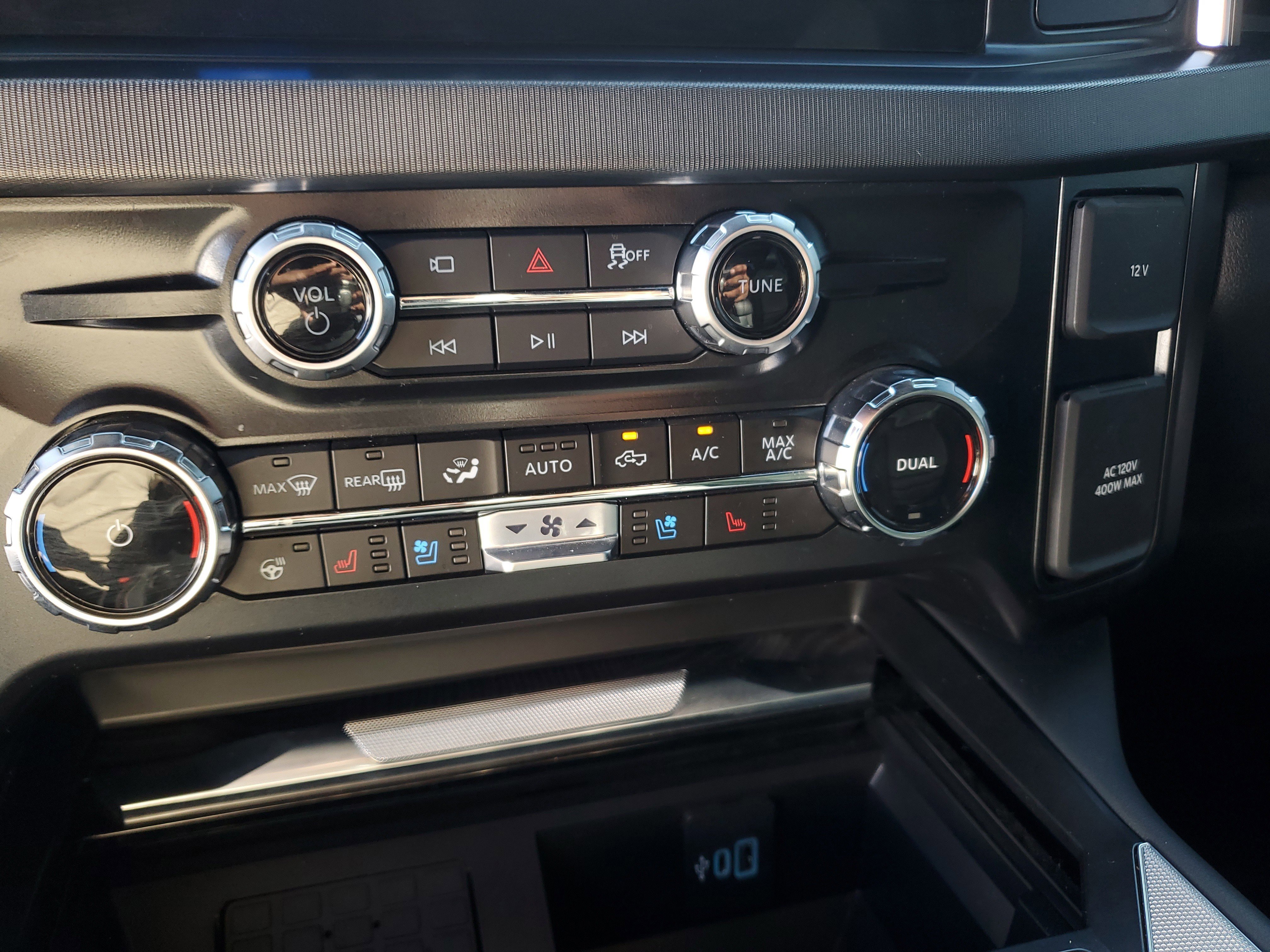 Used 2025 Ford F250 Platinum image 9