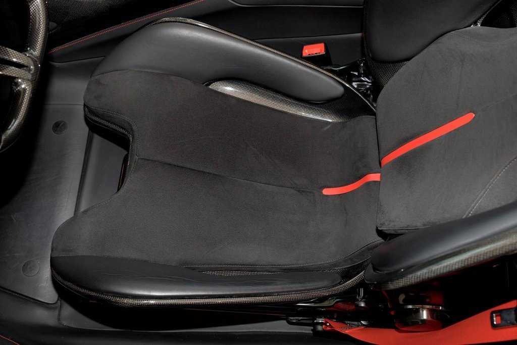 Used 2022 Ferrari SF90 Spider image 10