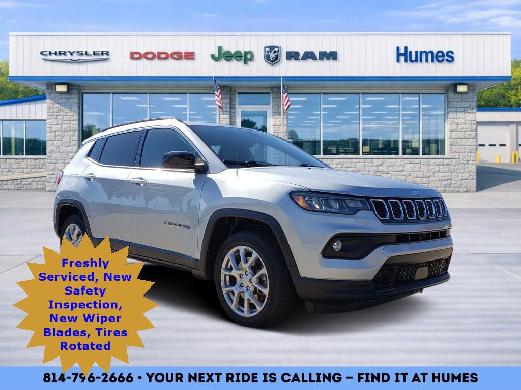 Used 2024 Jeep Compass Latitude AWD/4WD image 1