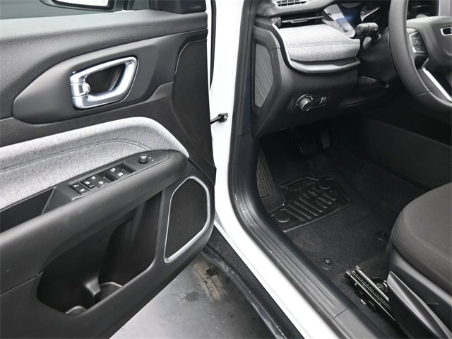 Used 2025 Jeep Compass Sport image 21