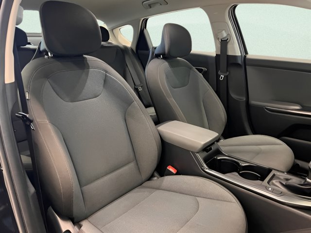 Used 2025 Kia K4 FWD image 15