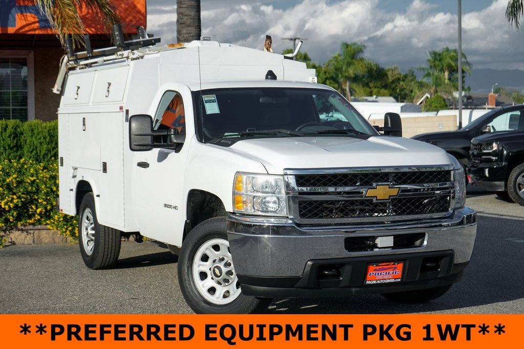 Used 2012 Chevrolet Silverado 3500 W/T RWD image 2