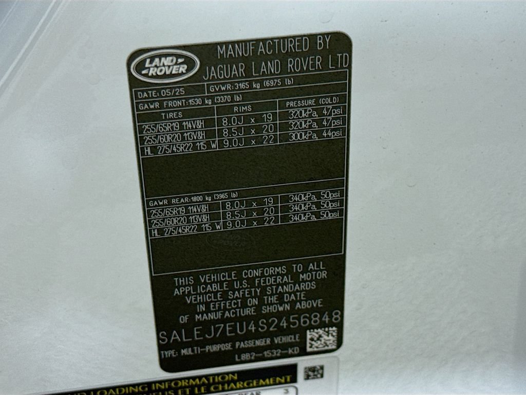 Certified 2025 Land Rover Defender 110 S AWD/4WD image 34