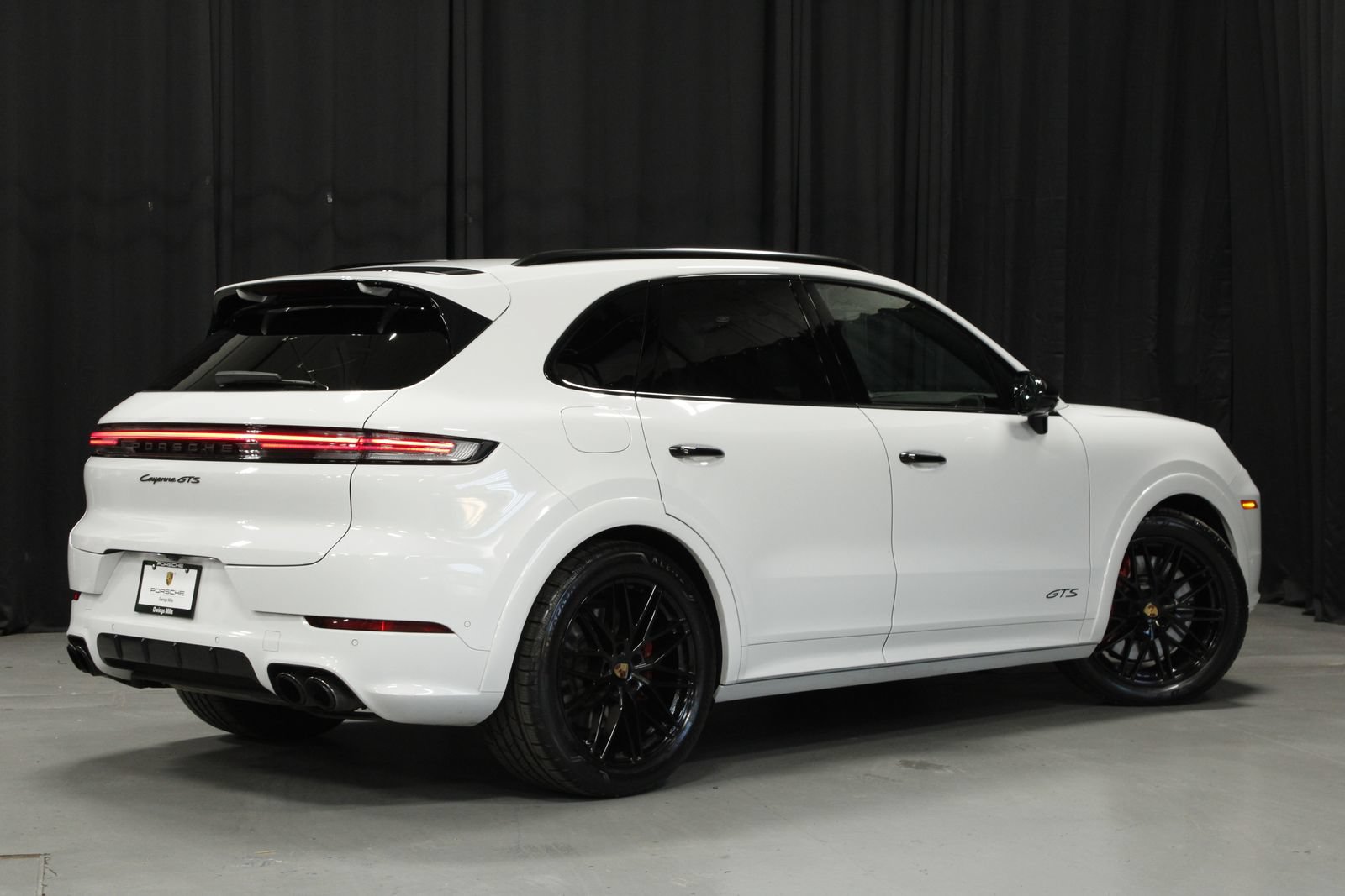 Certified 2025 Porsche Cayenne GTS AWD/4WD image 5