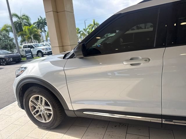 Used 2025 Ford Explorer Active RWD image 9