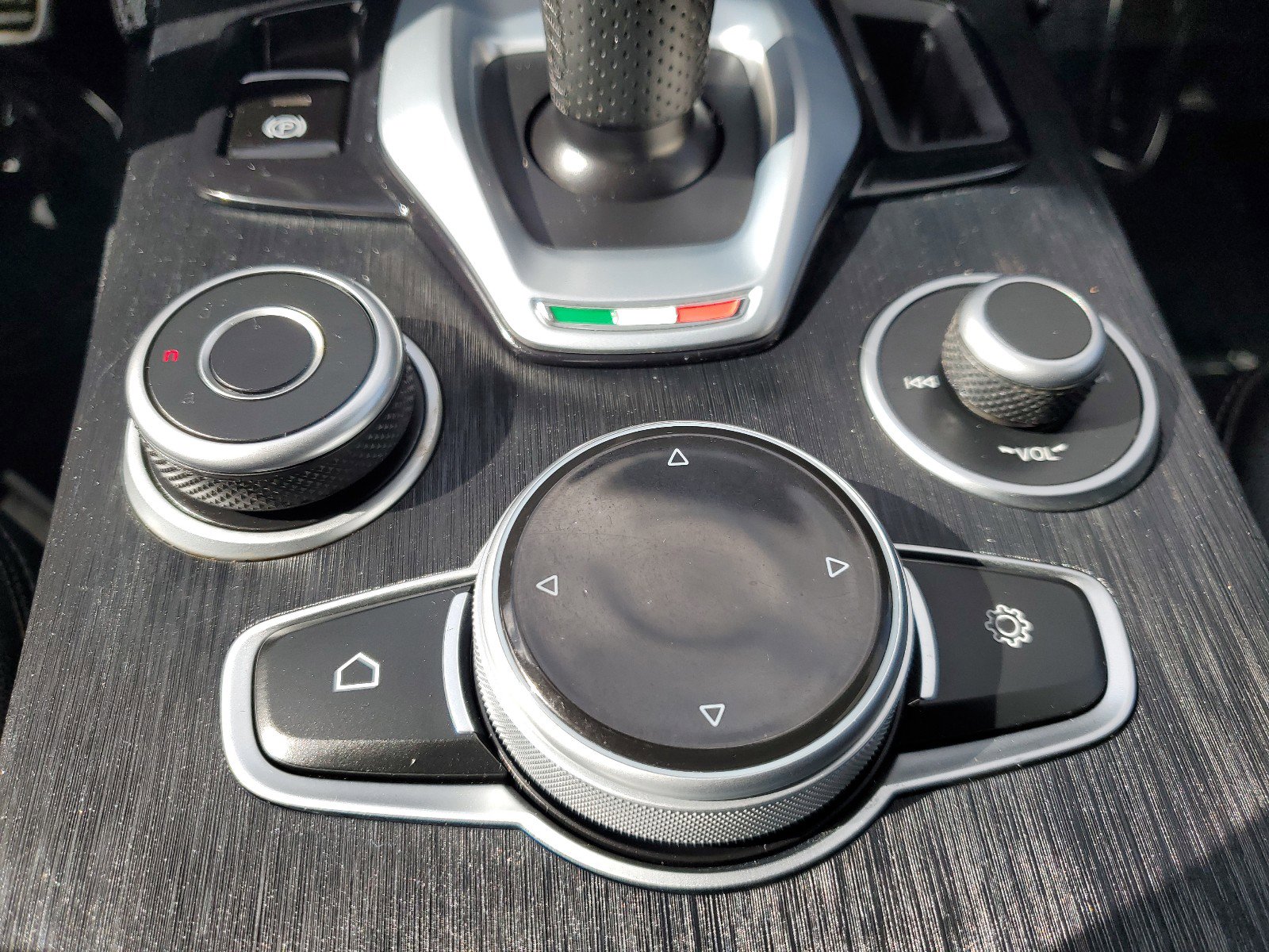 Used 2022 Alfa Romeo Stelvio Sprint image 23