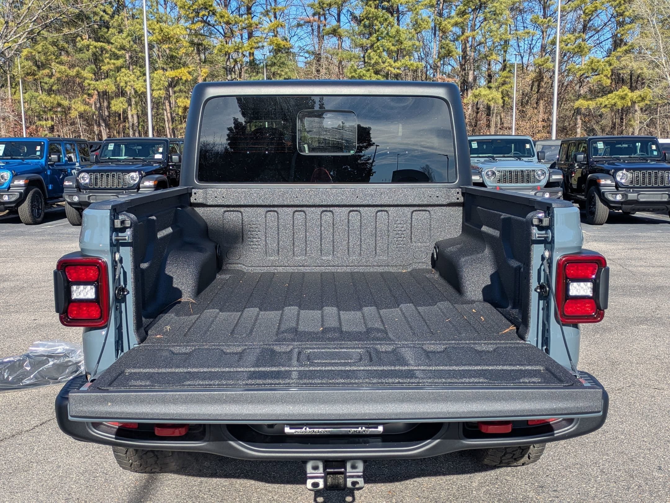 New 2026 Jeep Gladiator Rubicon w/ Steel Power Dome Hood Package AWD/4WD image 34