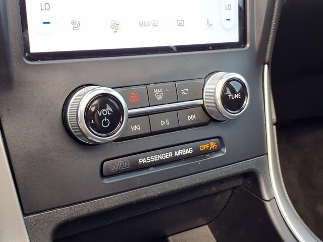 Used 2022 Ford Edge ST-Line w/ Cold Weather Package image 14