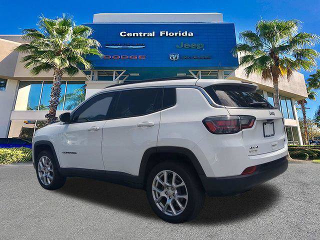 Certified 2023 Jeep Compass Latitude w/ Sun and Sound Group AWD/4WD image 7
