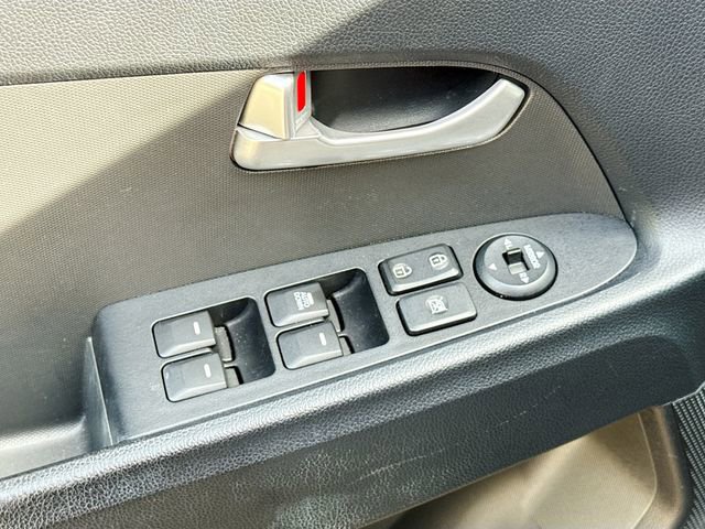 Used 2011 Kia Sportage LX w/ Navigation Pkg image 19