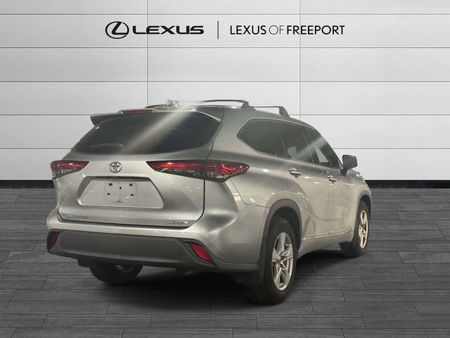Used 2020 Toyota Highlander LE AWD/4WD image 5
