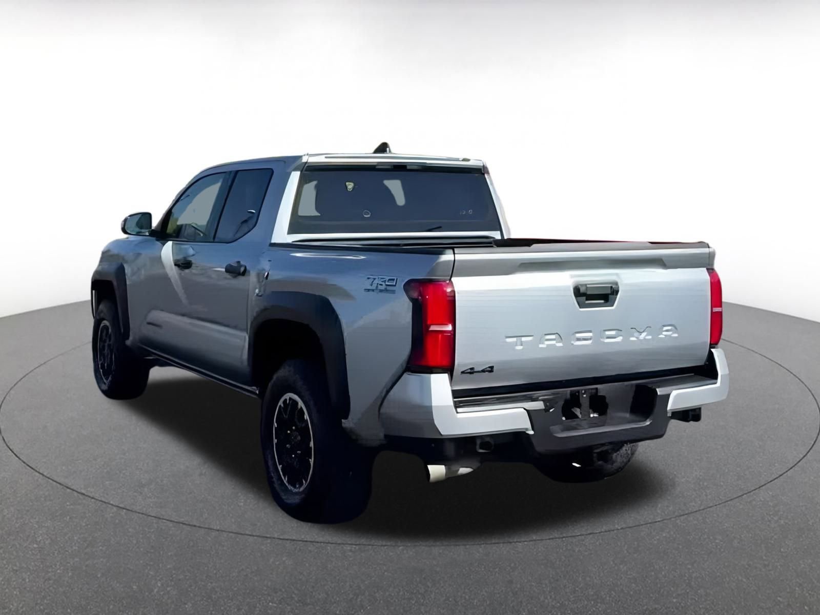Used 2025 Toyota Tacoma SR image 8