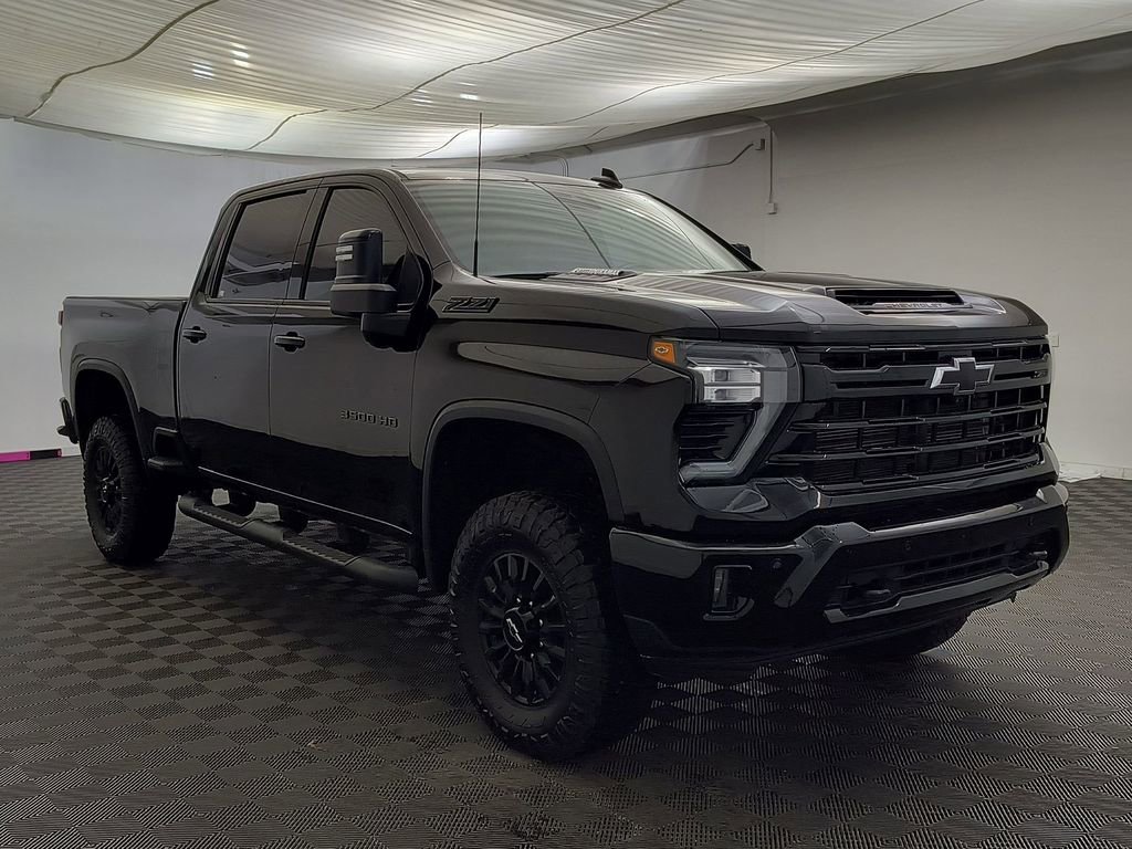 Used 2024 Chevrolet Silverado 3500 LTZ w/ LTZ Plus Package image 7