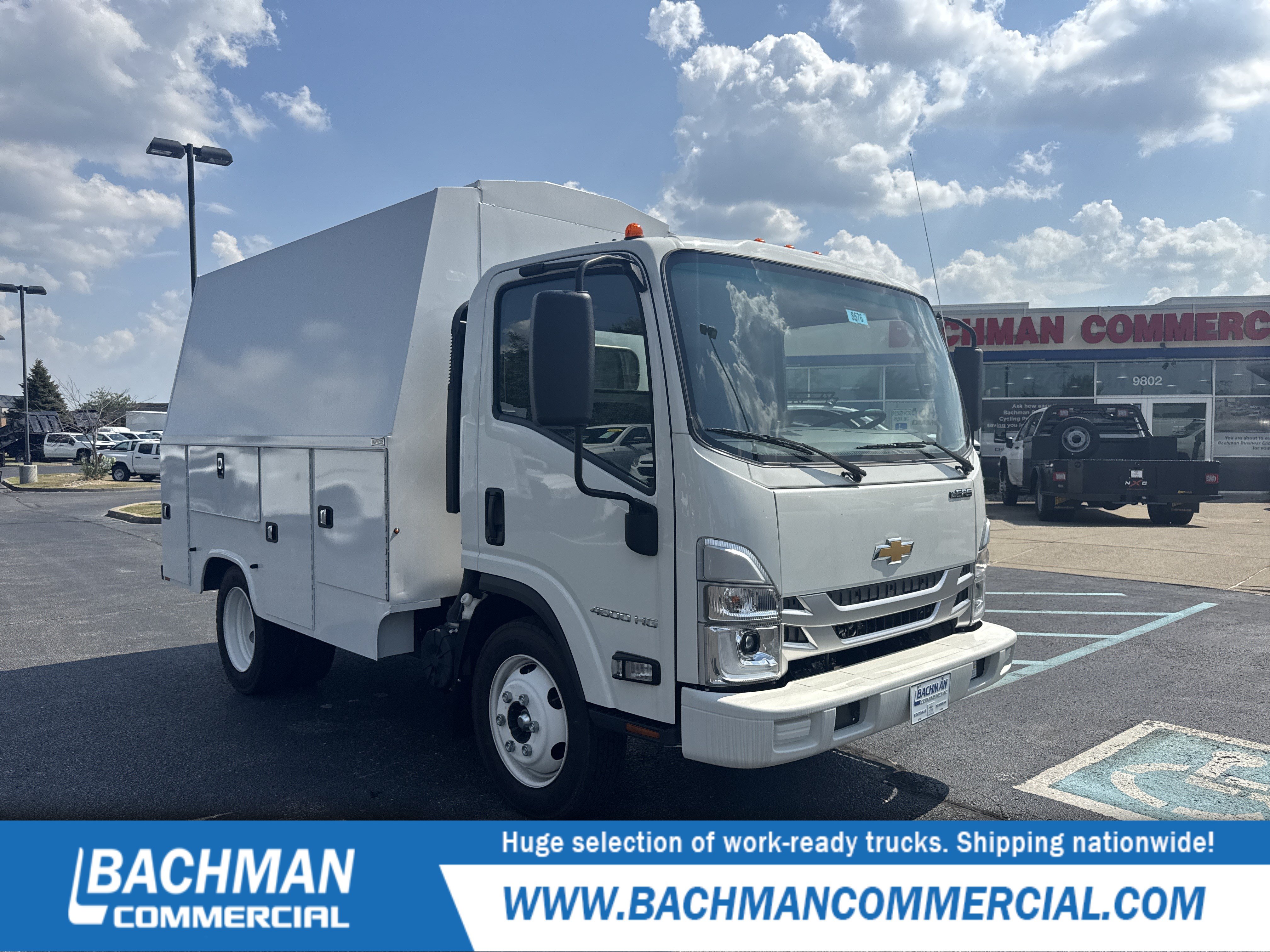 Used 2024 Chevrolet Low Cab Forward RWD image 1