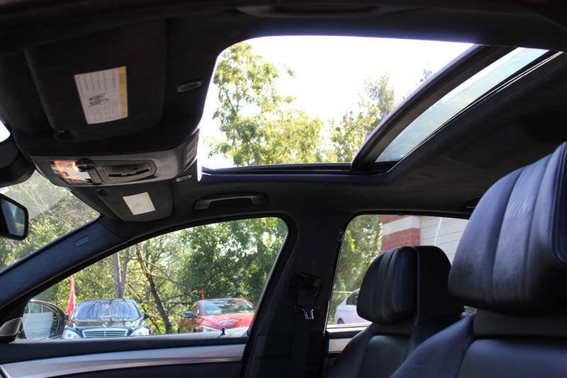 Used 2013 BMW M5 RWD image 24