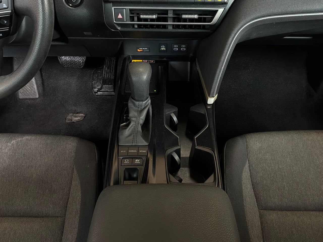 Used 2025 Toyota Camry LE FWD image 15