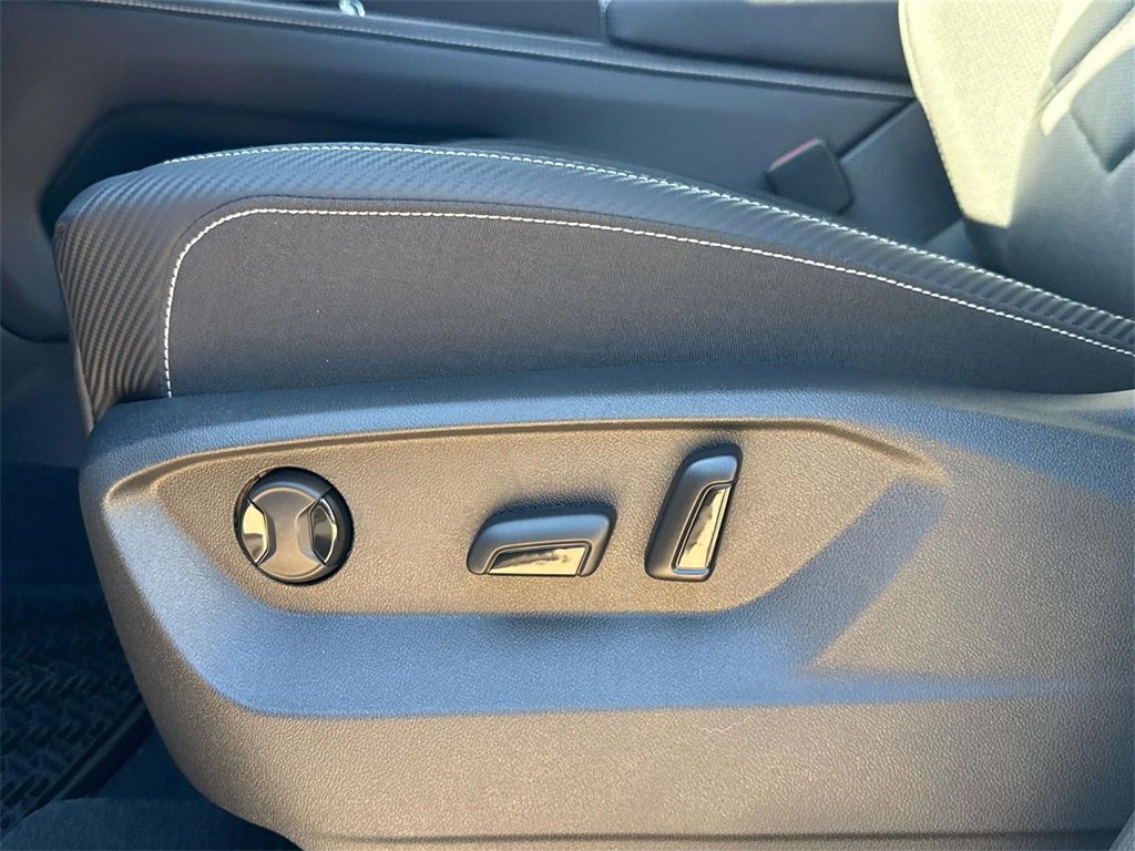 New 2026 Volkswagen Atlas Cross Sport SE image 12