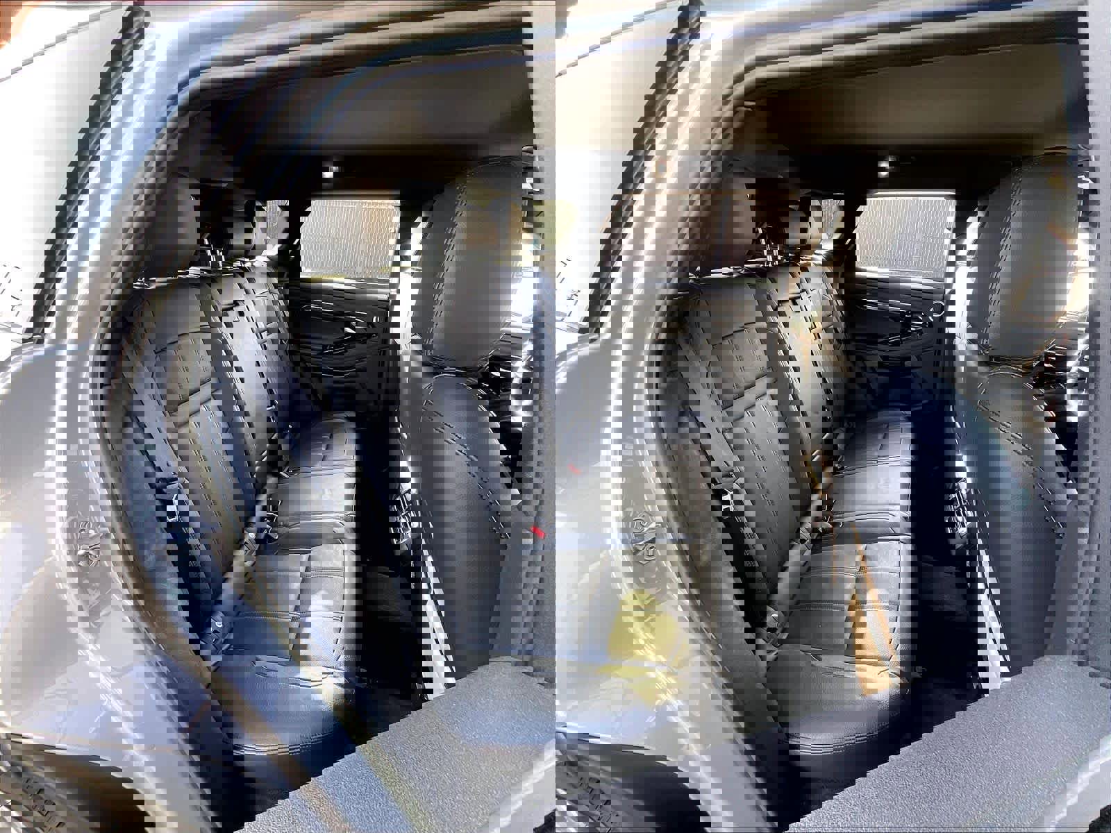 Used 2023 Land Rover Range Rover Evoque R-Dynamic SE image 29