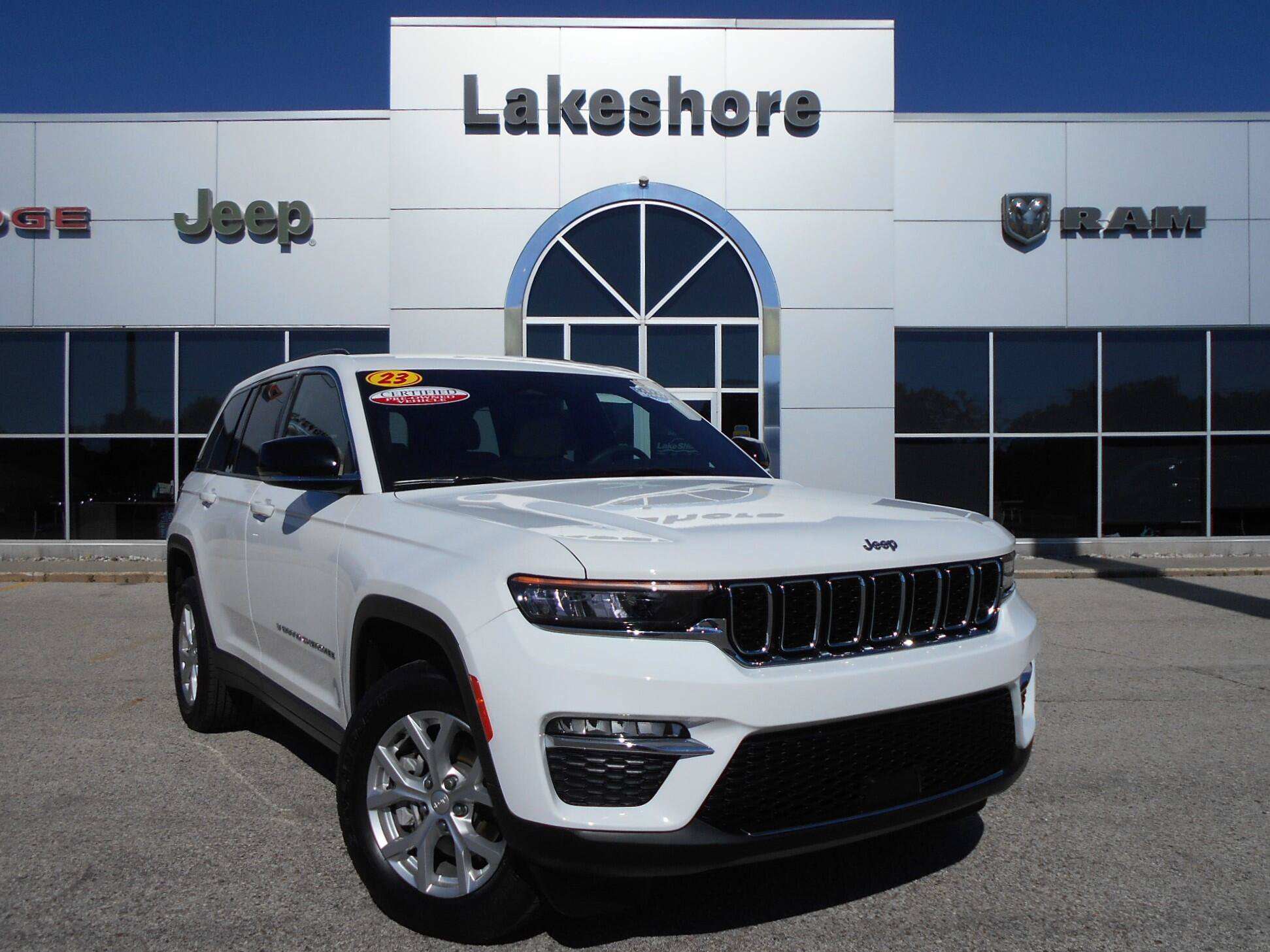 Certified 2023 Jeep Grand Cherokee Limited AWD/4WD image 2