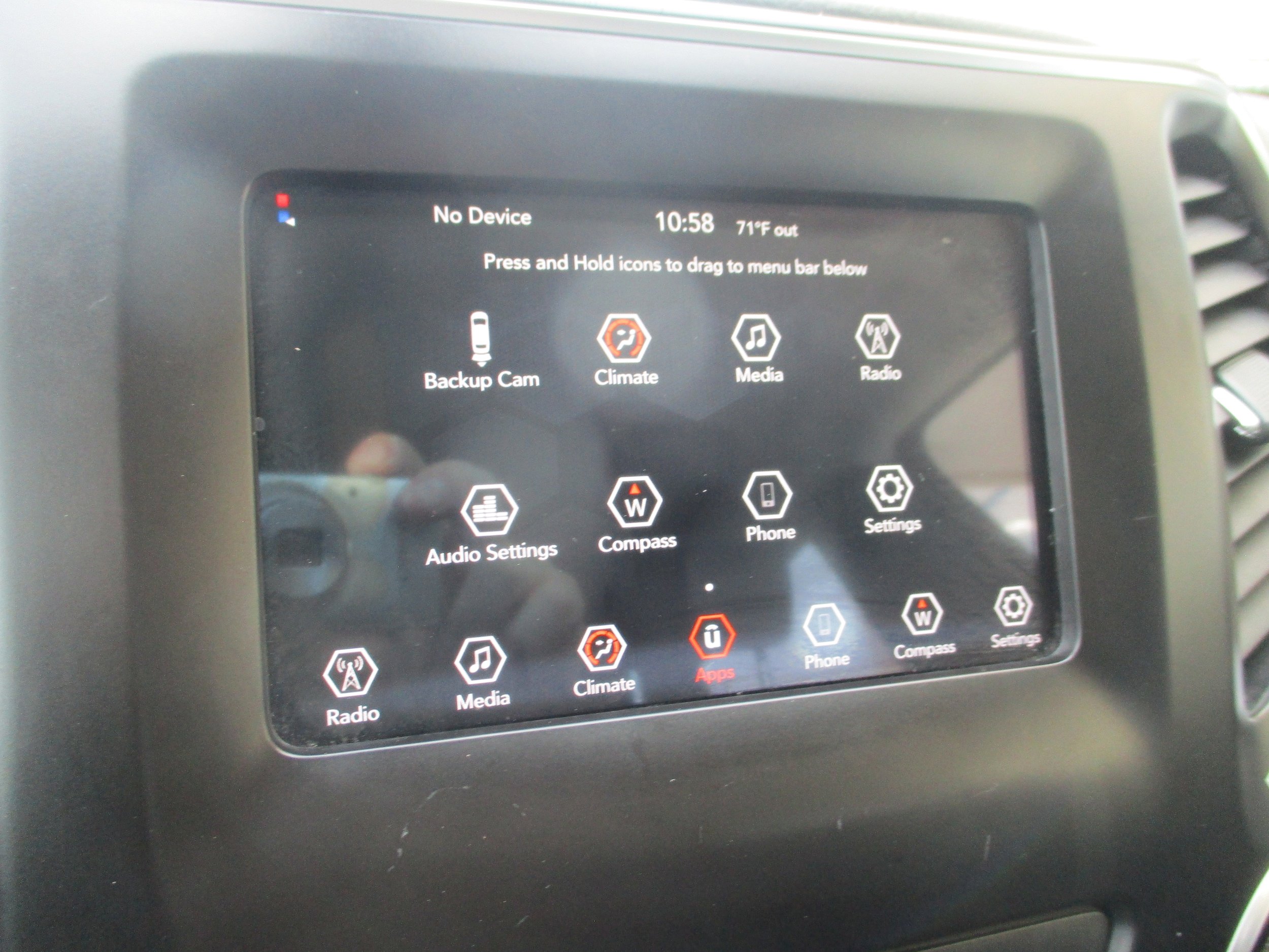 Used 2019 Jeep Cherokee Latitude w/ Popular Appearance Group FWD image 21