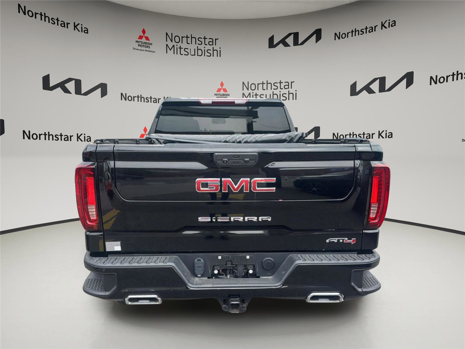 Used 2022 GMC Sierra 1500 AT4 AWD/4WD image 4