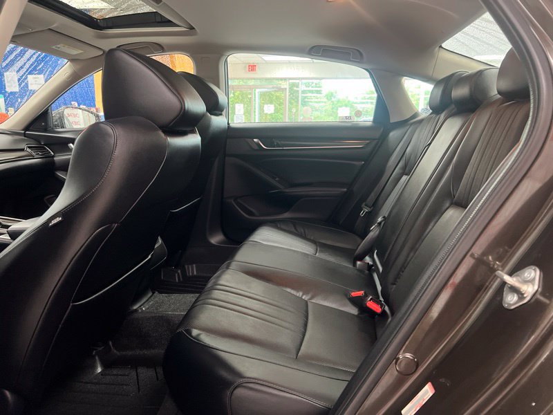 Used 2018 Honda Accord Touring image 15