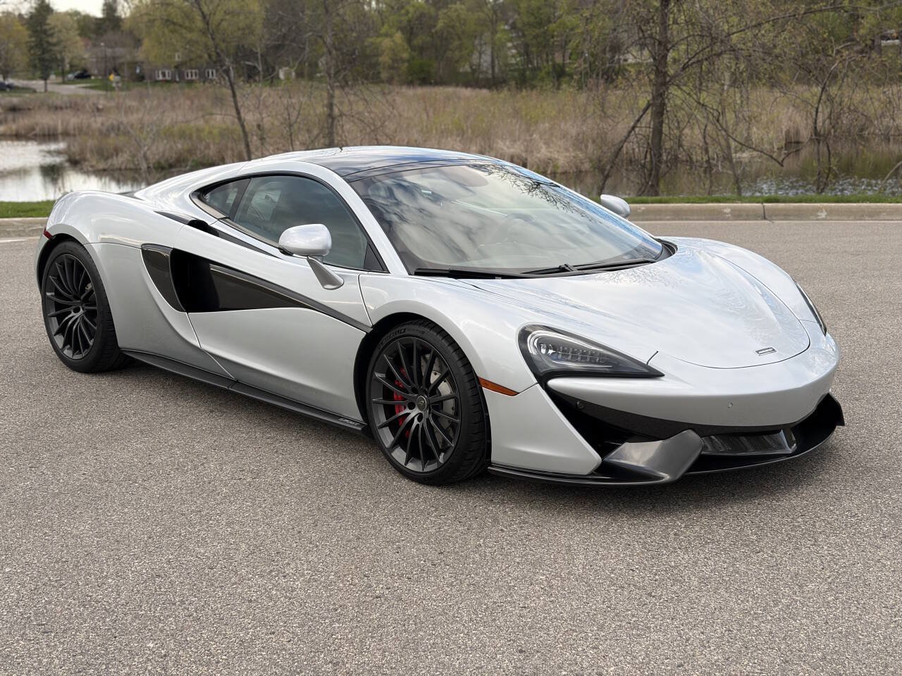 Used 2017 McLaren 570S RWD image 2