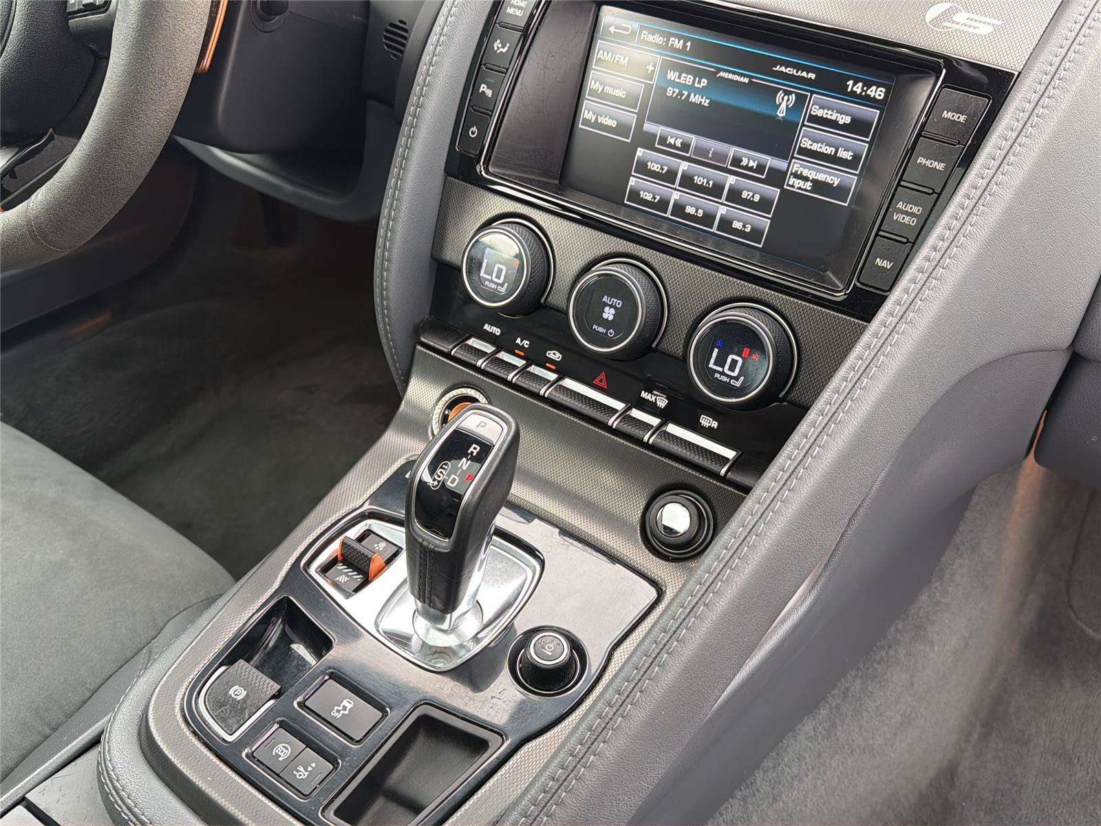 Used 2015 Jaguar F-TYPE S RWD image 19