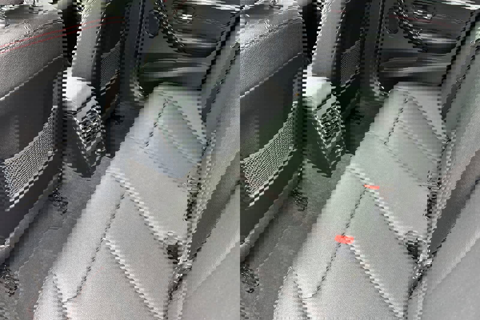 Used 2018 BMW 330e w/ Convenience Package image 5