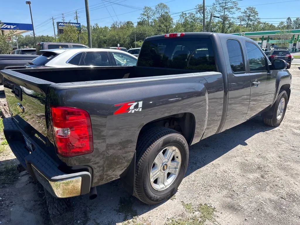 Used 2011 Chevrolet Silverado 1500 LT w/ All-Star Edition AWD/4WD image 5