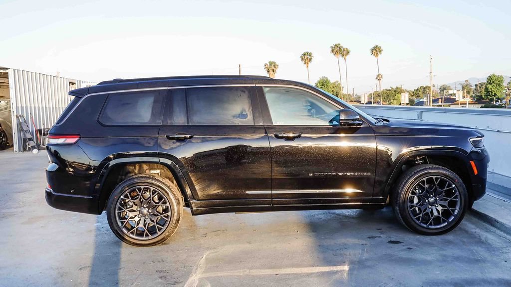 New 2026 Jeep Grand Cherokee L Summit w/ Obsidian Package AWD/4WD image 13