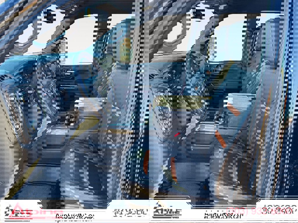 Used 2023 GMC Sierra 2500 AT4 w/ Gooseneck/5TH Wheel Package image 9