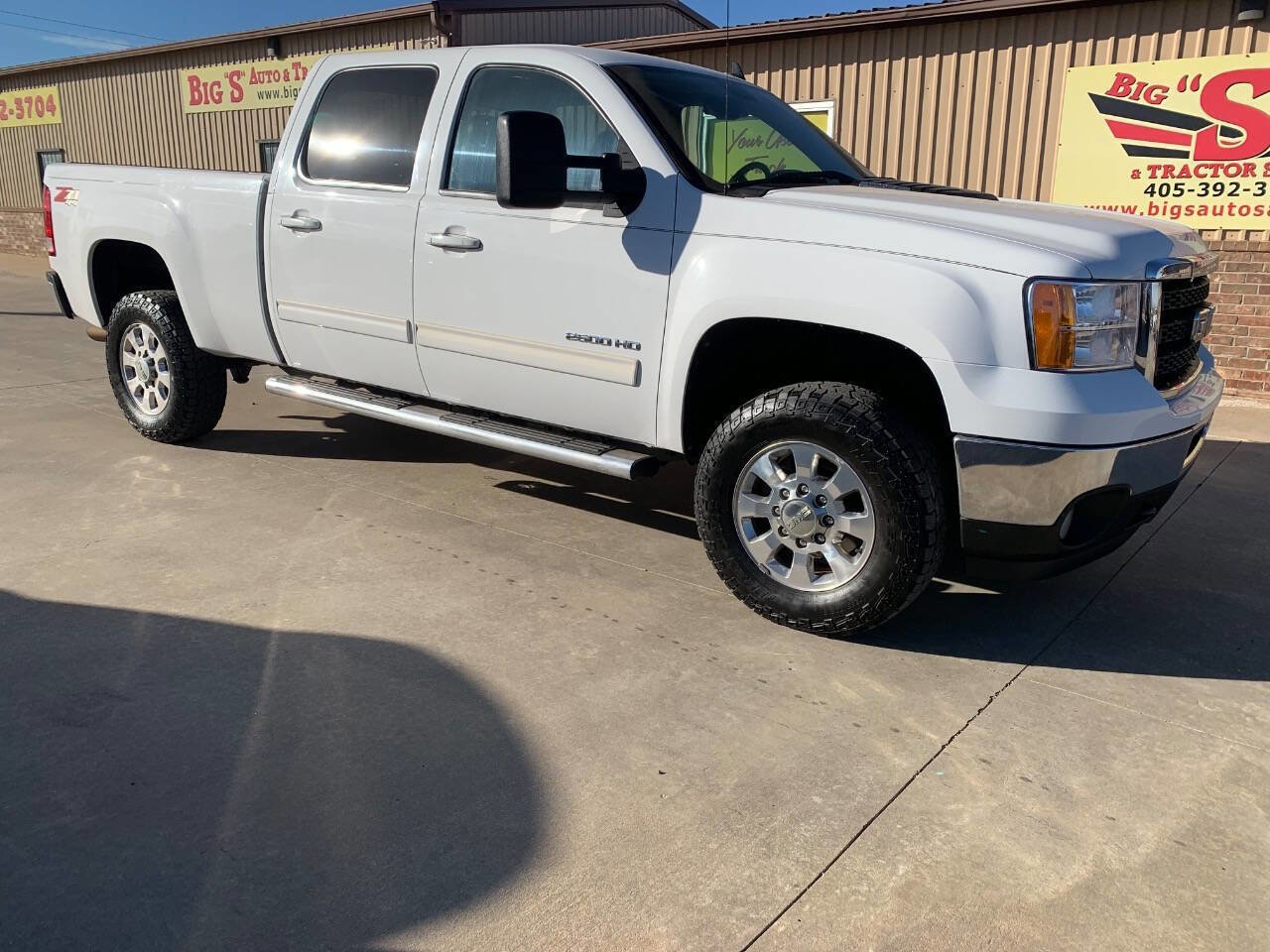 Used 2011 GMC Sierra 2500 SLT w/ SLT Convenience Package image 1