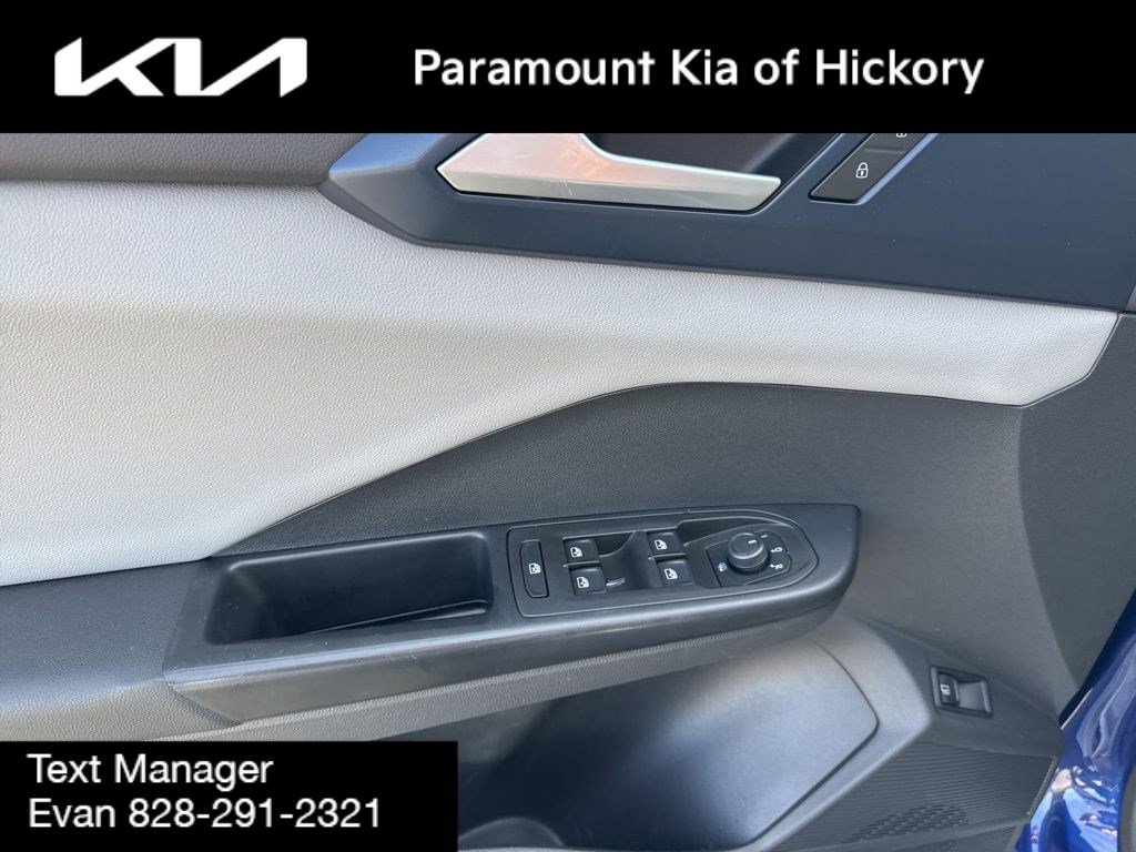 Used 2022 Volkswagen Taos SE FWD image 17