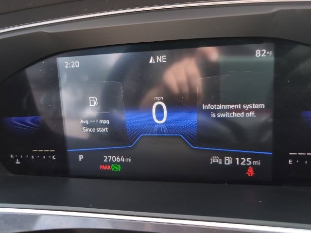 Used 2022 Volkswagen Tiguan SE image 12