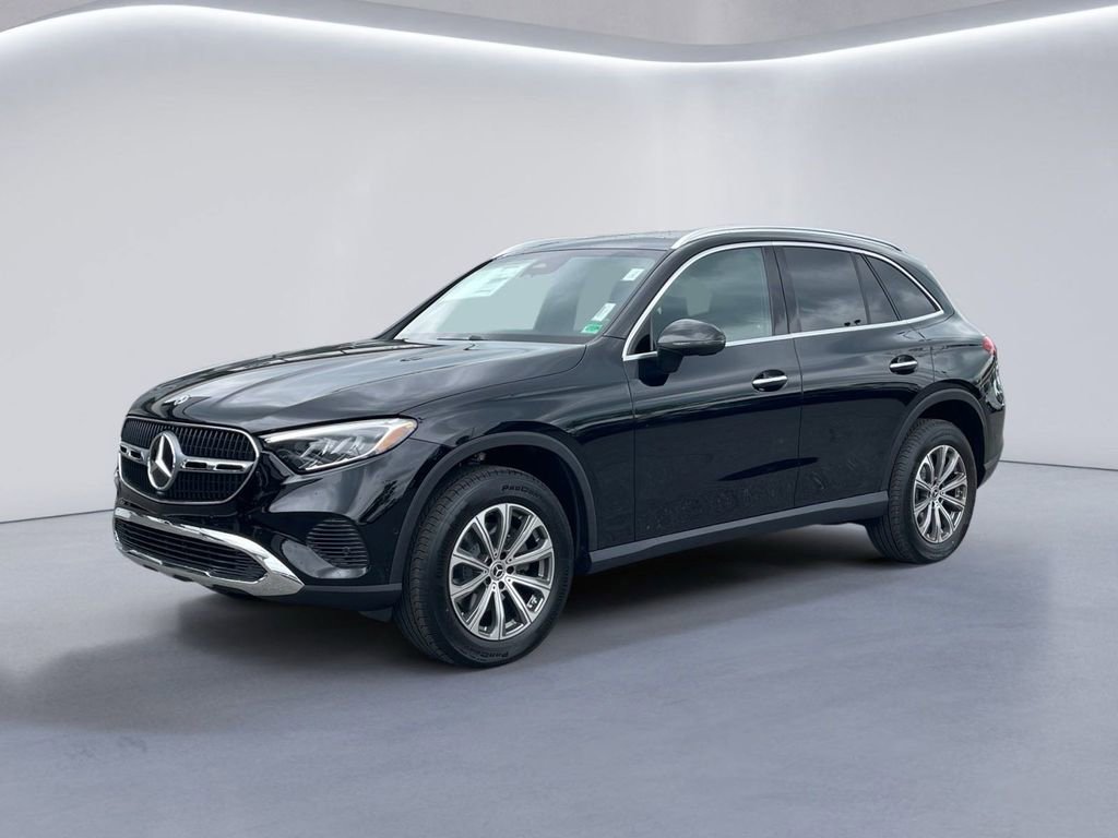 Used 2025 Mercedes-Benz GLC 300 4MATIC image 6