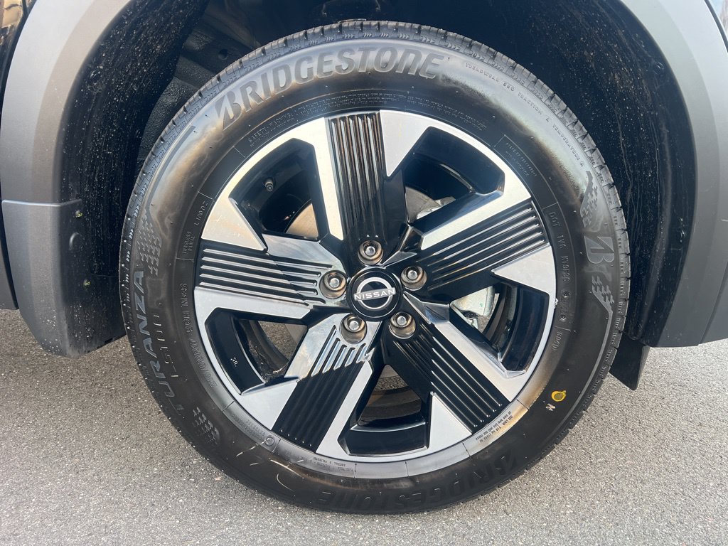 New 2026 Nissan Kicks SV w/ SV Premium Package AWD/4WD image 35