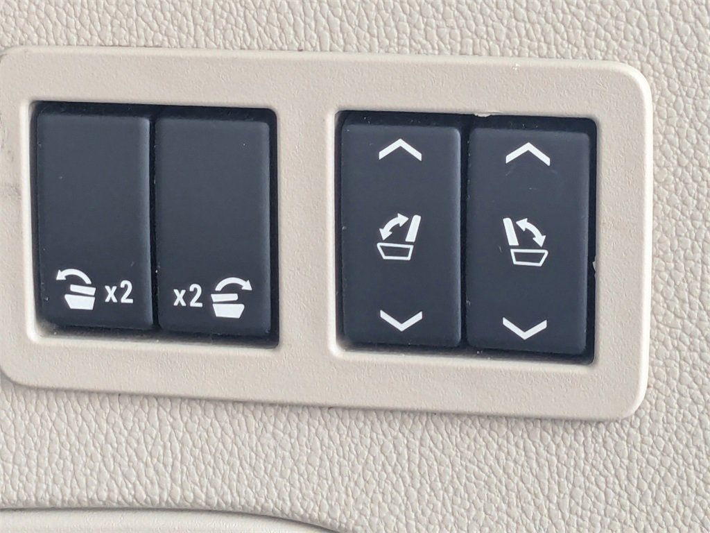 Used 2016 Cadillac Escalade Luxury image 14