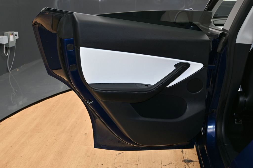 Used 2020 Tesla Model Y Performance image 44