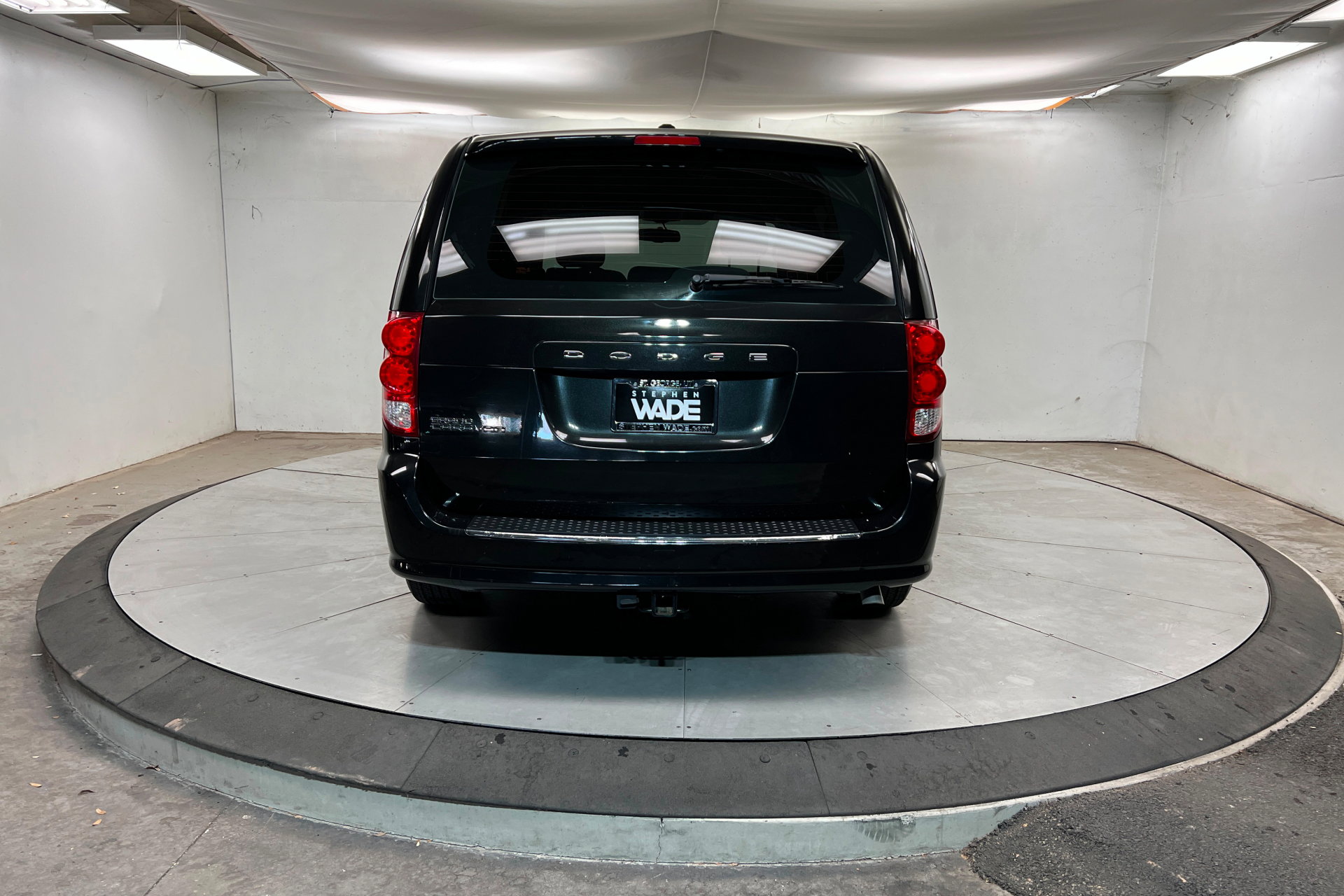 Used 2014 Dodge Grand Caravan American Value Package w/ UConnect Hands-Free Group image 4