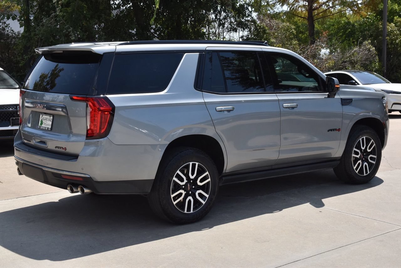Used 2024 GMC Yukon AT4 w/ Technology Package AWD/4WD image 7
