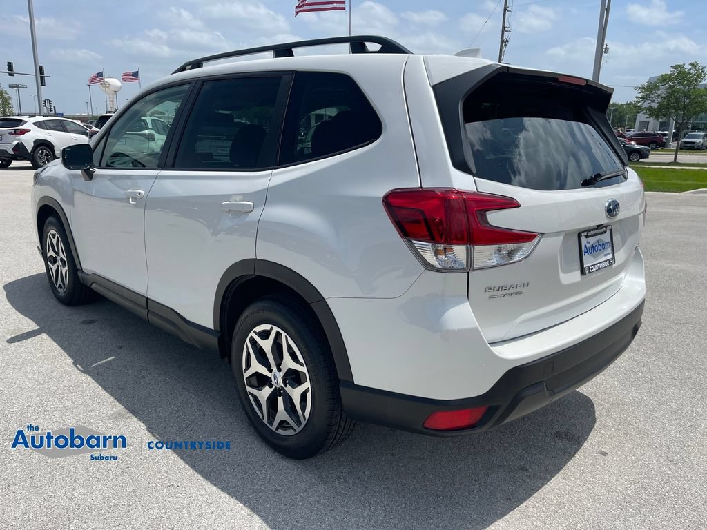 Used 2023 Subaru Forester Premium AWD/4WD image 3