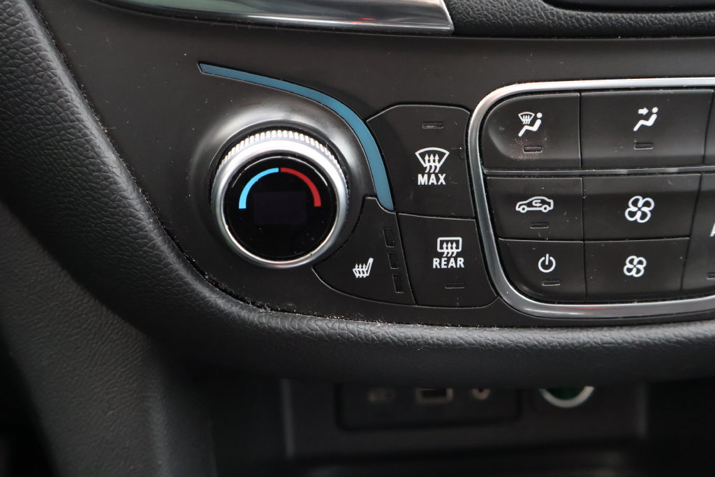 Used 2019 Chevrolet Equinox LT w/ Sun & Navigation Package FWD image 26