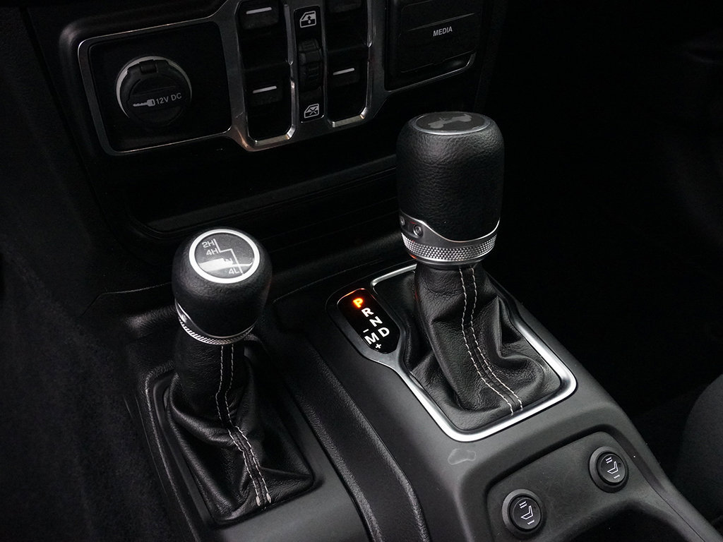 Used 2022 Jeep Wrangler Unlimited Sahara AWD/4WD image 45